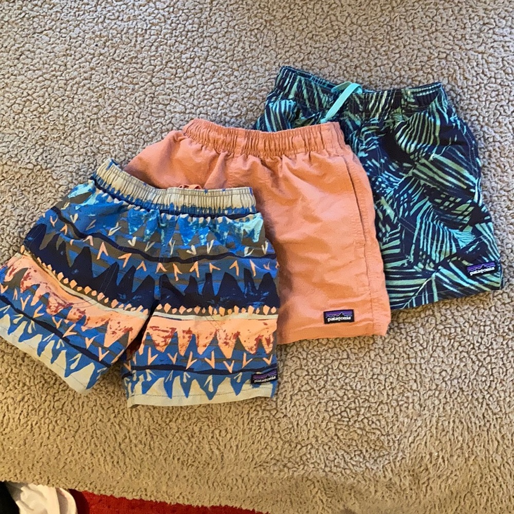 Boys Patagonia Baggies XS - bundle.